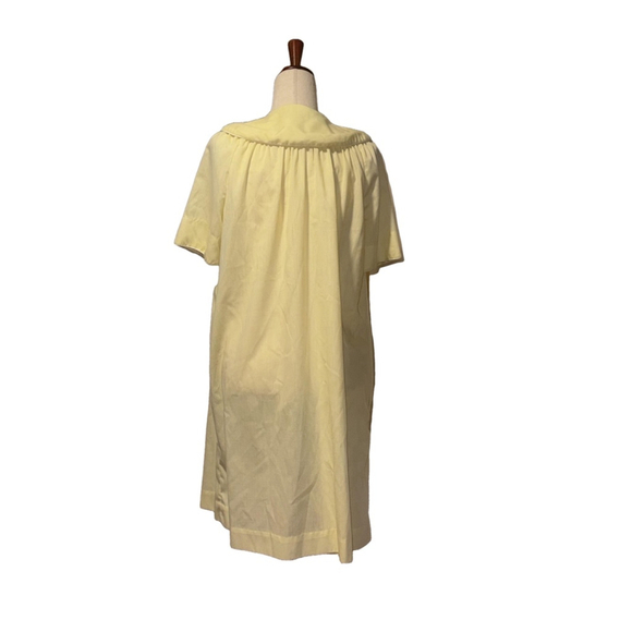 Vintage Yellow house coat embroidered flowers Loungees sz 14 snaps summer - Picture 3 of 11